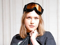 Gros cul, Doigter, Masturbation, Seins naturels, Rasée, Solo, Adolescente, Nénés