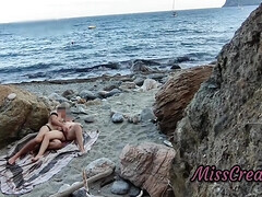 ブロンド, 浮気する, なめる, オナニー, オーガズム, アウトドア, 公共, のぞき
