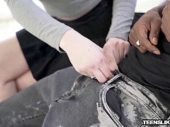 Grosse bite, Noire, Sucer une bite, Faciale, Rousse roux, Adolescente