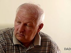 Sucer une bite, Tchèque, Papa, Doigter, Léchez, Mature, Fils, Adolescente