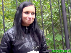 Amateur, Brunette brune, Européenne, Public, Réalité, Softcore, Adolescente