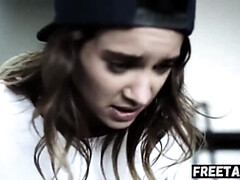 Pijpbeurt, Sperma, Gezin, Hardcore, Natuurlijke tieten, Zusters, Zuigen, Tieten likken