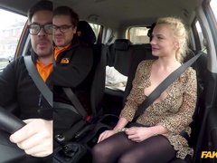 Spermaladung, Hundestellung, Fingern, Im freien, Pov, Kurzes haar, Hintern versohlen, Tätowierung