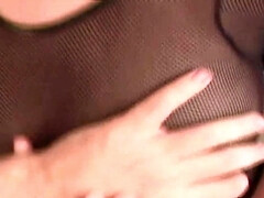 Tetas grandes, Mamada, Morena, Corridas, Penetracion con dedos, Lencería, Tetas, Clasico