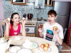 Grote lul, Pijpbeurt, Bruinharig, Hondjeshouding, Keuken, Natuurlijke tieten, Mager, Tieten likken