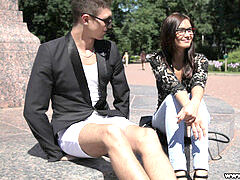 Verga grande, Morena, Corridas, Europeo, Gafas, Tatuaje, Adolescente, Tetas