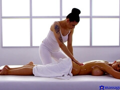 Rubia, Lesbiana, Lamidas, Masaje, Aceite, Coño, Tatuaje, Mojado