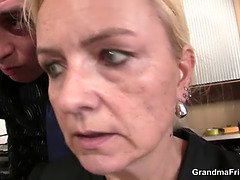 Verga grande, Mamada, Abuelita, Maduro, Adolescente, Trio