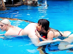 Grosser arsch, Grosse titten, Küssen, Lecken, Masturbation, Milf, Muschi, Rasiert