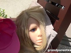 Spermaladung, Fetisch, Grossvater, Lecken, Masturbation, Im freien, Schreiend, Spielzeuge