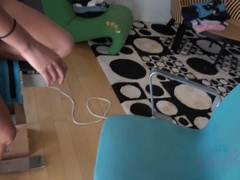 Amateur, Brunette brune, Doigter, Petite amie, Huilée, Petite femme, Pov, Rasée