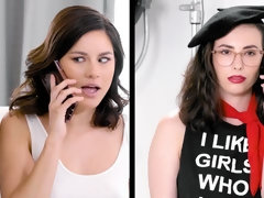 En levrette, Doigter, Embrassement, Lesbienne, Léchez, Chatte, Dénudage, Adolescente