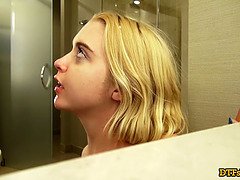 Blondine, Sperma im mund, Kehlenfick, Hd, Hotel, Rau, Schreiend, Jungendliche (18+)