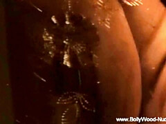 Азиатки, Брюнетки, Постарше, Эротика, Индианки, Зрелые, Милф, Голышом