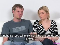 Sucer une bite, Tromperie, Couple, En levrette, Doigter, Léchez, Bureau, Chatte