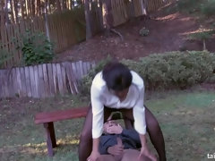 Brunette brune, Branlette thaïlandaise, Masturbation, De plein air, Collant, Public, Satin, Suçant