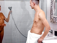 18 ans, Cul, Grosse bite, Fille latino, Douche, Maigrichonne, Adolescente, Nénés