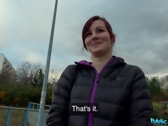 Enthousiasteling, Pijpbeurt, Bedriegen, Hondjeshouding, Sperma in gezicht, Handbeurt, Buiten, Gezichtspunt