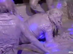 Лесбиянка, Вечеринка, Реалити