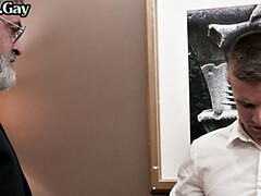 Suited old mason bareback fucks twink ass in office