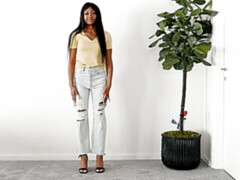 Noire, Sucer une bite, Brunette brune, En levrette, Noir ébène, Branlette thaïlandaise, Dénudage, Adolescente