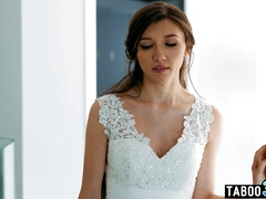 Gros seins, Bisexuelle, Sucer une bite, Brunette brune, Hard, Mère que j'aimerais baiser, Maigrichonne, Plan cul à trois