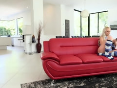 Arschlecken, Tussi, Blondine, Braunhaarige, Hd, Lecken, Natürlichen titten, Muschi