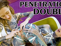 In den arsch, Dildo, Doppelpenetration, Fingern, Lesbisch, Lingerie, Piercing, Titten