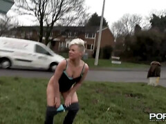 Blond, Fetisj, Flashing, Hardcore, Hd, Rijpe lesbienne, Pissen, Openbaar