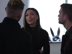 Anal, Sucer une bite, Brunette brune, Double pénétration, Branlette thaïlandaise, Talons, Adolescente, Plan cul à trois