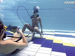Arsch, Blondine, Fetisch, Hd, Lesbisch, Masturbation, Pool, Titten