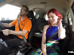 美女, 車, 中出し, 公共, 現実, 赤毛, 馬乗り, タトゥー