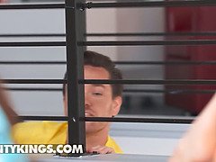 デカチン, フェラチオ, イマラチオ, 女 人男 人, 足コキ, 眼鏡, なめる, 怪物