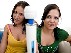 Grosser schwanz, Blasen, Fetisch, Hardcore, Natürlichen titten, Rasiert, Tätowierung, Vibrator