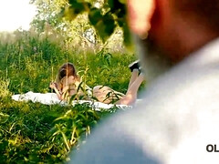 18 ans, Amateur, Sucer une bite, Tchèque, Papa, De plein air, Fils, Adolescente