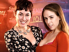 Gros cul, Gros seins, Doigter, Lesbienne, Léchez, Chatte, Rasée, Maigrichonne