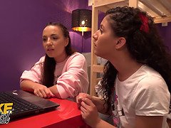 Grosser arsch, Braunhaarige, Spermaladung, Hd, Zierlich, Schreiend, Jungendliche (18+), Flotter dreier