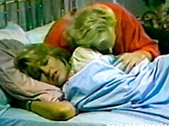 Chambre à dormir, Grosse bite, Blonde, En levrette, Seins naturels, Adolescente, Nénés, Rétro ancien