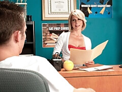 Grosser arsch, Grosser schwanz, Grosse titten, Blondine, Blasen, Hundestellung, Milf, Büro