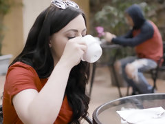 Pijpbeurt, Bruinharig, Sperma shot, Vingeren, Likken, Ondergoed, Kut duiken, Tiener