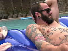 Anal, Nana, Beauté, Bisexuelle, Interracial, Lingerie, Piscine, Plan cul à trois