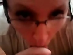 Amateur, Sucer une bite, Brunette brune, Faciale, Mère que j'aimerais baiser, Pov