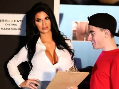 Cul, Gros cul, Gros seins, Sucer une bite, Attrapée, En levrette, Branlette thaïlandaise, Léchez