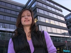 Leie, Blasen, Betrug, Paar, Hundestellung, Handjob, Pov, Öffentlich