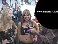 Américain, Blonde, Brunette brune, Fétiche, Hd, Petite femme, Public, Adolescente