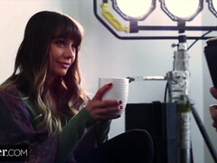 69 negenenzestig, Grote lul, Bruinharig, Gezichtzitten, Likken, Kut duiken, Rijden, Trio