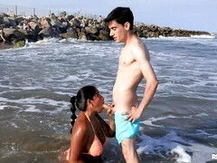 Tetas grandes, Tetona, Estilo perrito, Corridas faciales, Interracial, Perforación, Realidad, Mojado