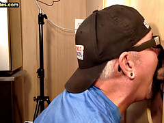 Leie, Blasen, Schwul, Handjob, Reif, Tätowierung