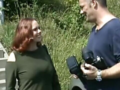 Enthousiasteling, Anaal, Sperma in gezicht, Buiten, Openbaar, Roodharige vrouw, Mager, Tiener