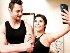 Leie, Grosser arsch, Blasen, Braunhaarige, Handjob, Lecken, Kurzes haar, Jungendliche (18+)